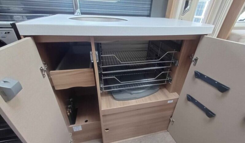 Swift Kontiki 625 Black Edition full