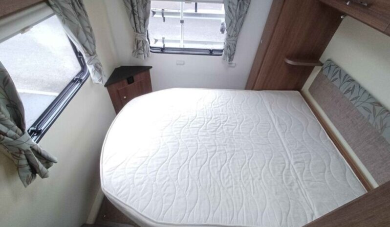Bailey Advance 74-4 Island Bed full