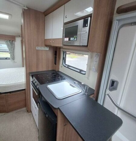 Bailey Advance 74-4 Island Bed full