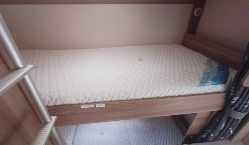 Swift Distinction 696 3500kgs full