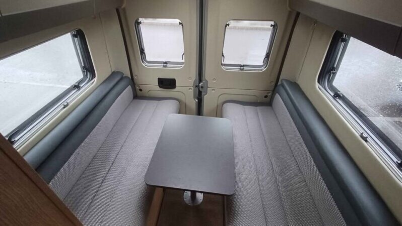 Autotrail V-Line 680s full
