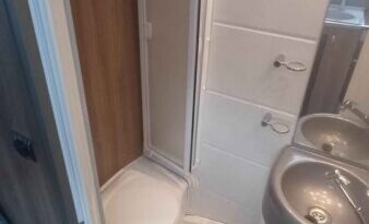 NI owned Automatic Swift Esprit 496 full