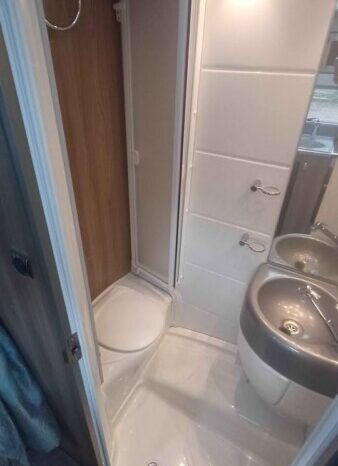 NI owned Automatic Swift Esprit 496 full