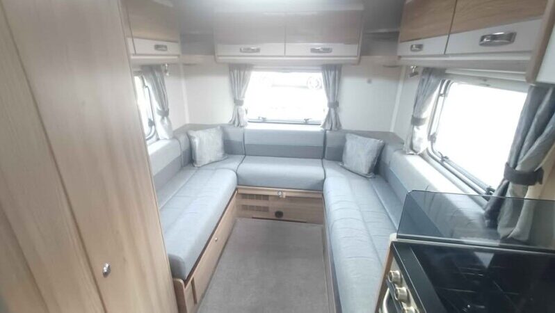 NI owned Automatic Swift Esprit 496 full