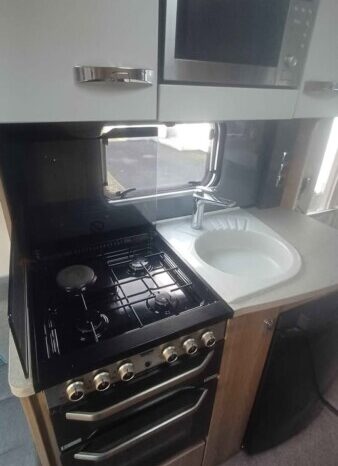 NI owned Automatic Swift Esprit 496 full